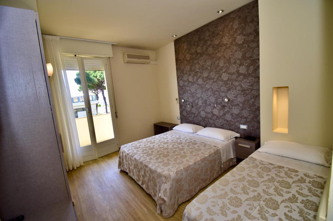 Hotel Astor B&B Lido di Classe Exterior foto