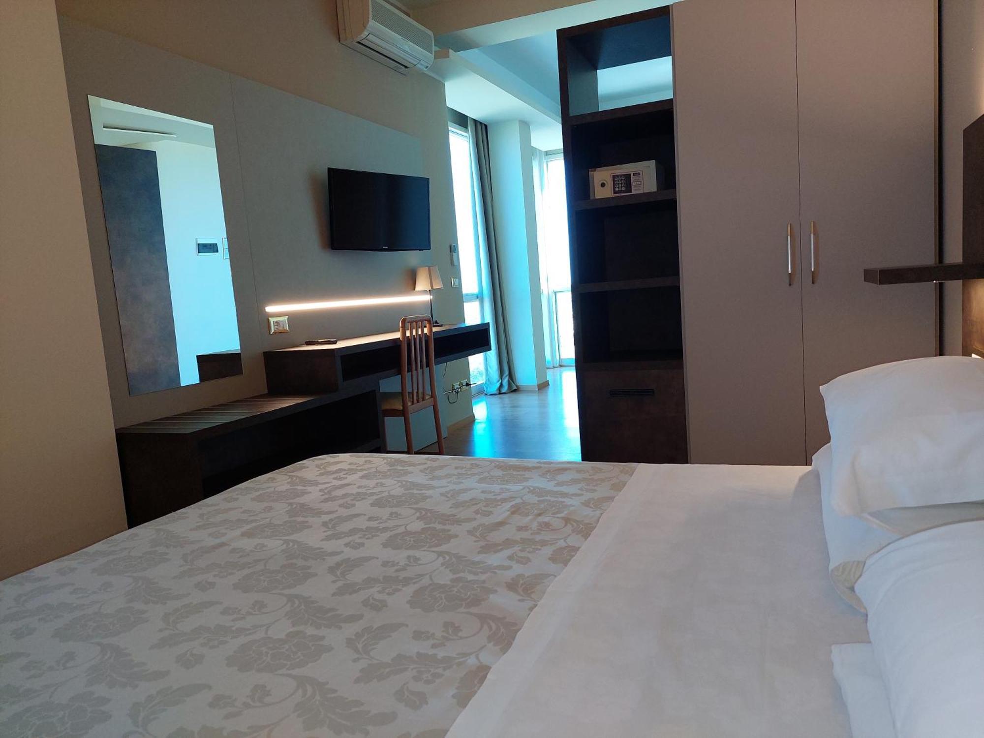 Hotel Astor B&B Lido di Classe Exterior foto
